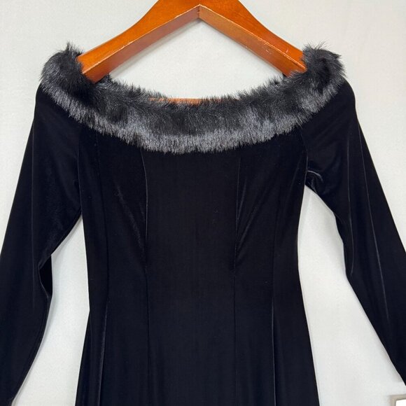 Vintage Alex Evening Black Velvet Faux Fur Off Shoulder Long Sleeve Maxi Dress - Picture 2 of 14